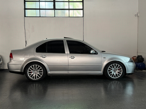 Volkswagen Bora 1.8 Highline T 180cv Cuero