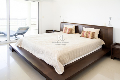 Hermoso Departamento En Venta En Primera Linea.- Ref: 3310