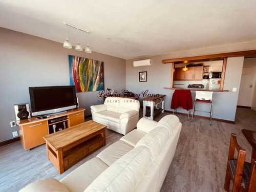 Imagen 2 de 14 de Venta Apartamento En Playa Mansa 2 Dormitorios