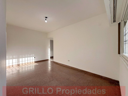 Reconquista 2990. Departamento Dos Ambientes. Cocina Independiente Con Lavadero. Al Frente.