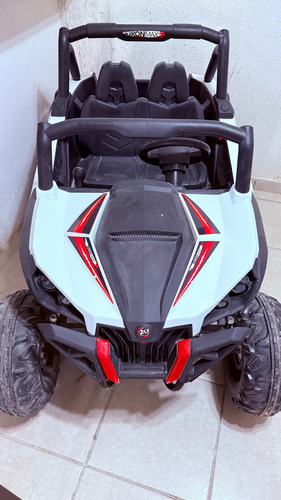 Carro Montable Electrico Ironmax Tipo Buggy Todo Terreno Blanco (Usado)