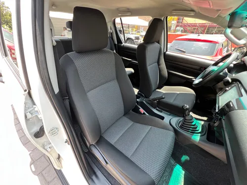 Toyota Hilux 2.7 Cabina Doble Sr Mt