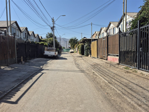 Casa En Venta De 3 Dorm.1 Baño En Colina