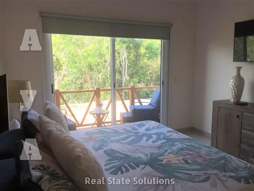 Casa En Venta De 3 Recámaras, 10 Paneles Solares, Piscina, Zona Av. Colegios, Cancún