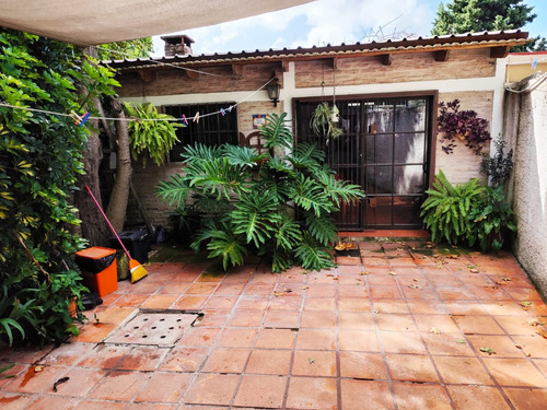 Rias Altas, Excelente Ubicación, Próximo A Avenida Garzón, Buen Inmueble Con Barbacoa Y Garaje!!