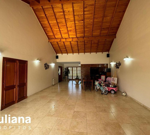Casa Impontente Seis Ambientes Con Pileta - Quilmes