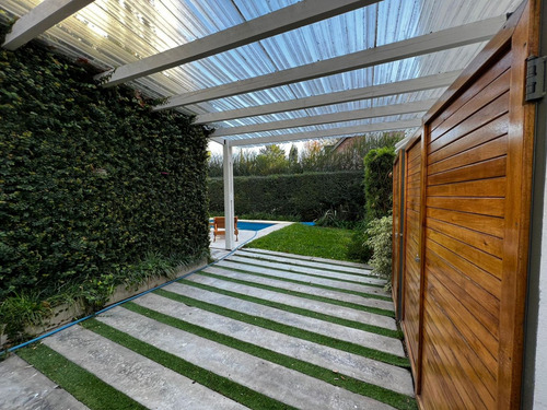Casa En Venta 4 Amb. C/ Pileta Bº Don Cagiano Ituzaingo