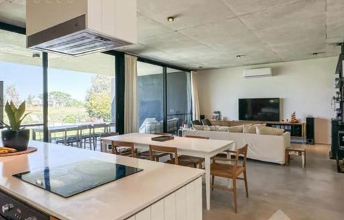 Casa En Venta Con Pileta Al Golf En El Cantón, Escobar, G.b.a. Zona Norte