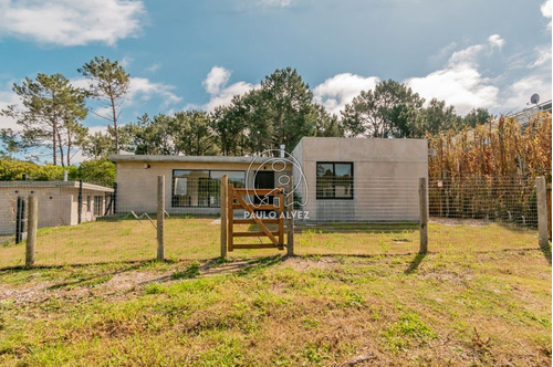 Casas Venta 3 Dormitorios Maldonado Piriápolis Punta Colorada