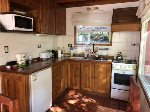 Imagen 6 de 23 de Venta Cabaña Centro Calle Las Mutisias, 2 Dormitorios 2 Baños, Chimenea Y Decks Con Parrilla
