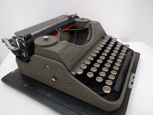 Maquina De Escrever Miriam - Ano 1951 - Original (Usado)