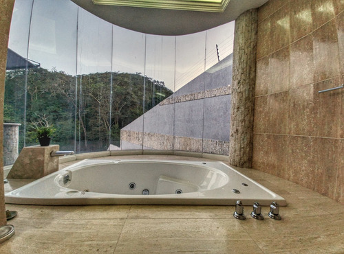 Casa En Altos De Guataparo Con Vista A La Montaña ( Alf )