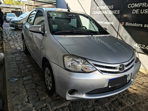 Imagen 2 de 10 de Toyota Etios 2016 1.5 Sedan Xs