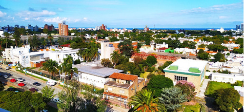 Apartamento 1 Dormitorio Sobre Av. Italia Al Frente Piso Alto Con Hermosas Vistas Se Aprecia El Mar 