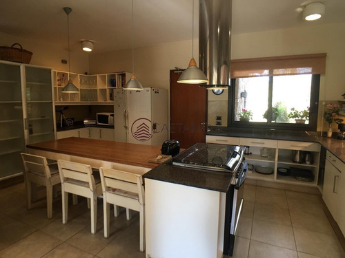 Moderna Y Amplia Casa En Barrio Privado-ref:1323