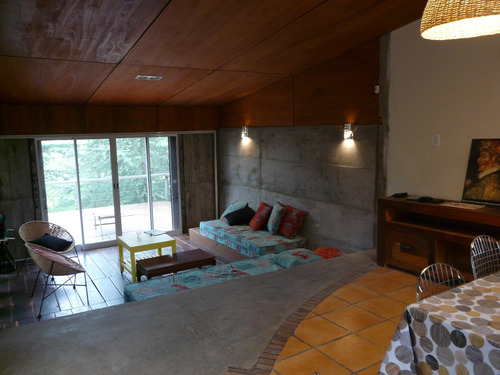 Imagen 15 de 22 de Hermosa Casa En Terreno Arbolado Fondo Al Rio
