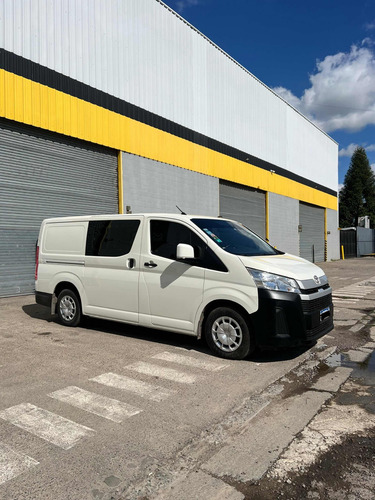 Toyota Hiace 2.8 Tdi Furgón 6at L1h1 3a 4p