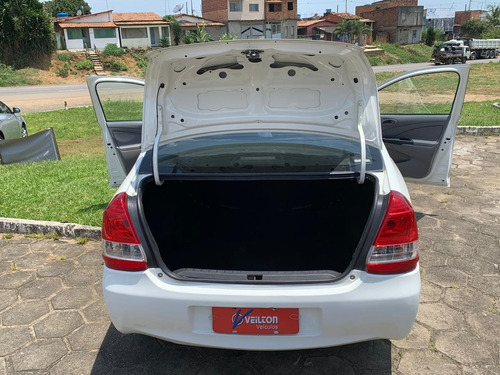 Toyota Etios 1.5 Xs Sedan 16v Flex 4p Manual