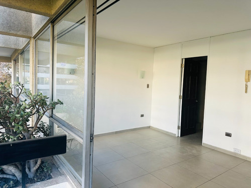 Estudio Con Terraza Vista 3 Cuadras Del Metro En Providencia