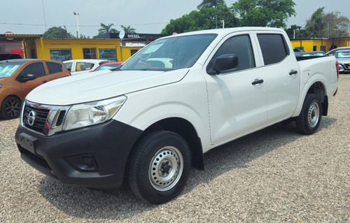 Nissan NP300 2.4 Doble Cabina Se Aa Pack Seg Mt