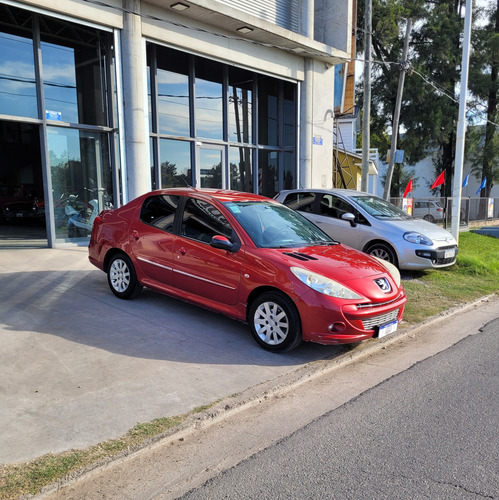 Peugeot 207 1.6 Sedan Xt