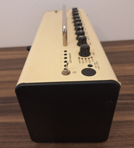 Amplificador Portátil Guitarra Yamaha Guitarra Thr10 Amarelo (Usado)