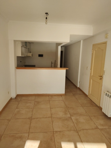 Imagen 4 de 15 de Departamento Al Frente 2 Ambientes Con Balcón