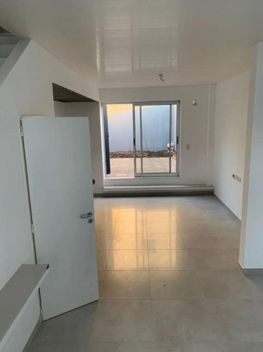 Imagen 6 de 30 de Casa Venta 2 Dormitorios 1 Baño 1 Cochera 108 Mts 2 Totales - La Plata