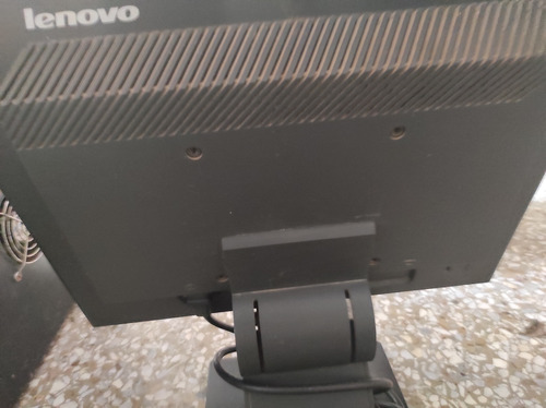 Monitor Lenovo 15 Pulgadas 