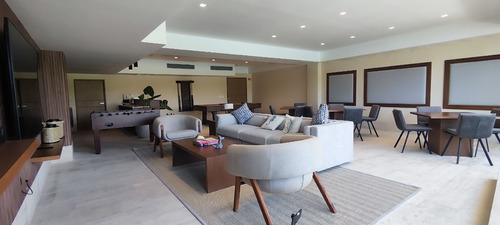 Departamento En Venta En Cancún, La Vela, Con Muelle Propio