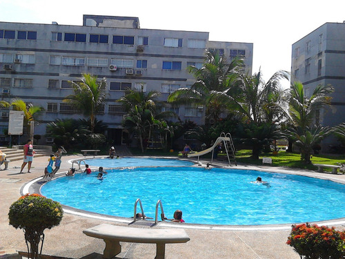 Imagen 8 de 15 de Amplio Y Comodo Apartamento De Playa Con Piscina Y Cerca De Centros Comerciales