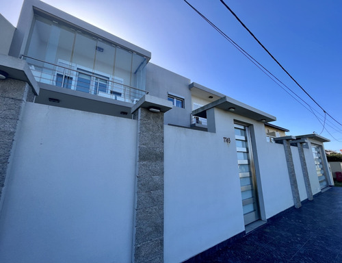 Venta Casa 4 Ambientes En Mar Del Tuyú Con Cochera