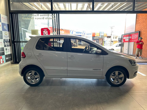 Volkswagen Fox 1.6 Comfortline Total Flex I-motion 5p