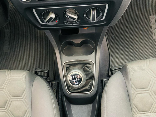 Volkswagen Fox 1.0 MI SELEÇÃO 8V FLEX 4P MANUAL