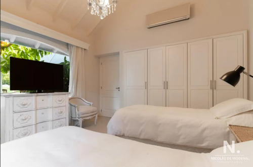 Se Vende Espectacular Casa En Montoya, La Barra De 7 Dormitorios.