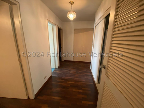 Ms: 24-22727 Se Vende Amplio Apartamento En La Urbina A=164m2, 3h, 2b, 2p.