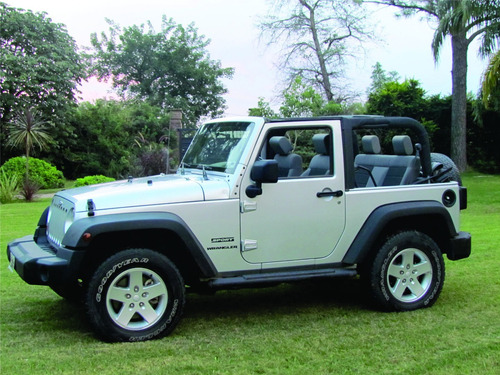 Imagen 2 de 11 de Jeep Wrangler Sport 2010