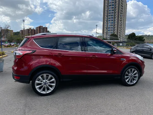 Ford Escape 2.0 TITANIUM AT 4X2