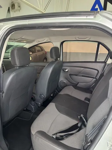 Renault Logan 1.6 Privilege / Intens