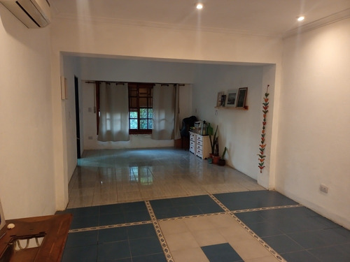 Imagen 6 de 16 de Casa En Venta En Adrogué. Acepta Permutas