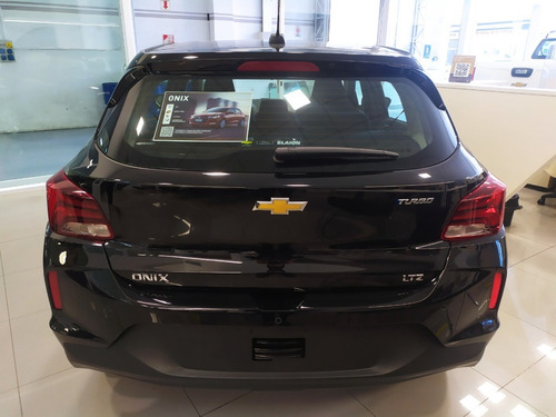Imagen 17 de 21 de Chevrolet Onix Ltz 1.0t At Nq