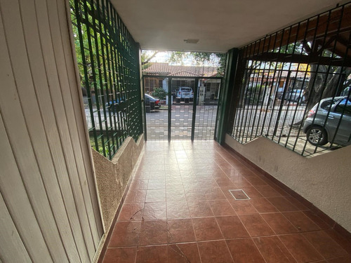 Casa Chalet En Venta En Ciudad Jardin, Tres De Febrero, G.b.a. Zona Oeste
