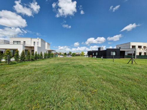 Lote En Venta En Puertos Del Lago - Barrio Araucarias