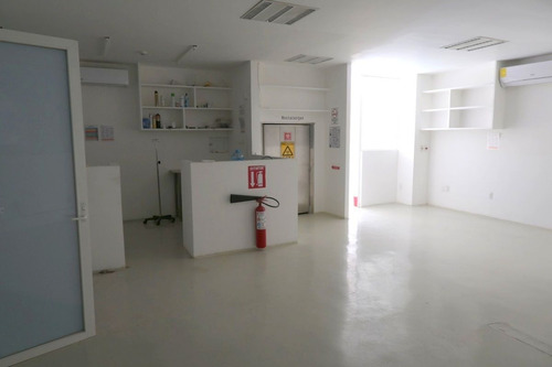 Fracc. Magallanes Edificio Para Centro Médico O Laboratorio