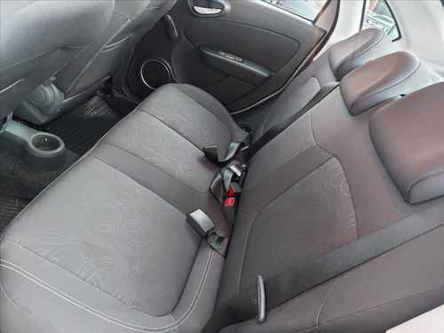 Imagem 6 de 8 de Grand Siena 1.4 Mpi Attractive 8v Flex 4p Manual