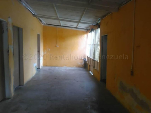 Imagen 2 de 19 de Amplia Casa Lista Para Habitar Con Céntrica Ubicación. 04120656408 Mls 22-8937