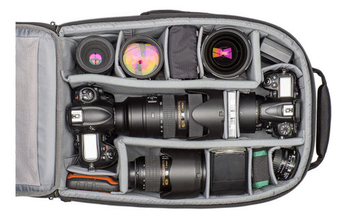Maleta Con Ruedas Airport Advantage Think Tank Color Negro