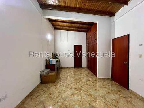 Francisco Rojas Norscia Rentahouse 2 5 - 1 9 3 6 8 Vende Casa En Cabudare La Morenera Duplex De 98 Mts2 Con 4 Habitaciones Y 4 Banos, Piscina Y Area Familiar, Patio Y Urbanismo Cerrado, Somos Rah!!