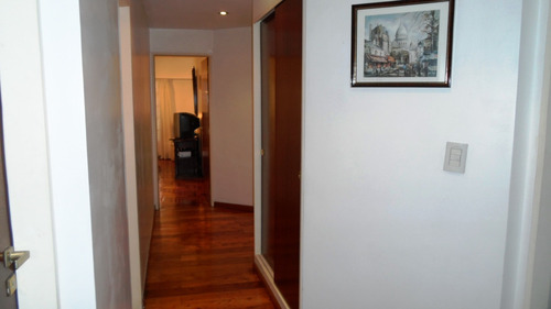 Imagen 10 de 14 de Magnifico Piso 5 Ambientes Con Cochera Cubierta.