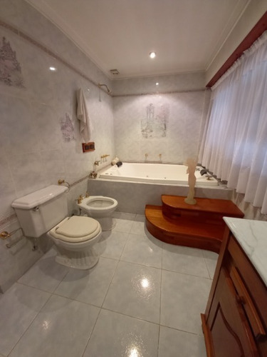 Imagen 13 de 21 de Magnifico Chalet Venta 5 Amb Mar Del Plata Oportunidad